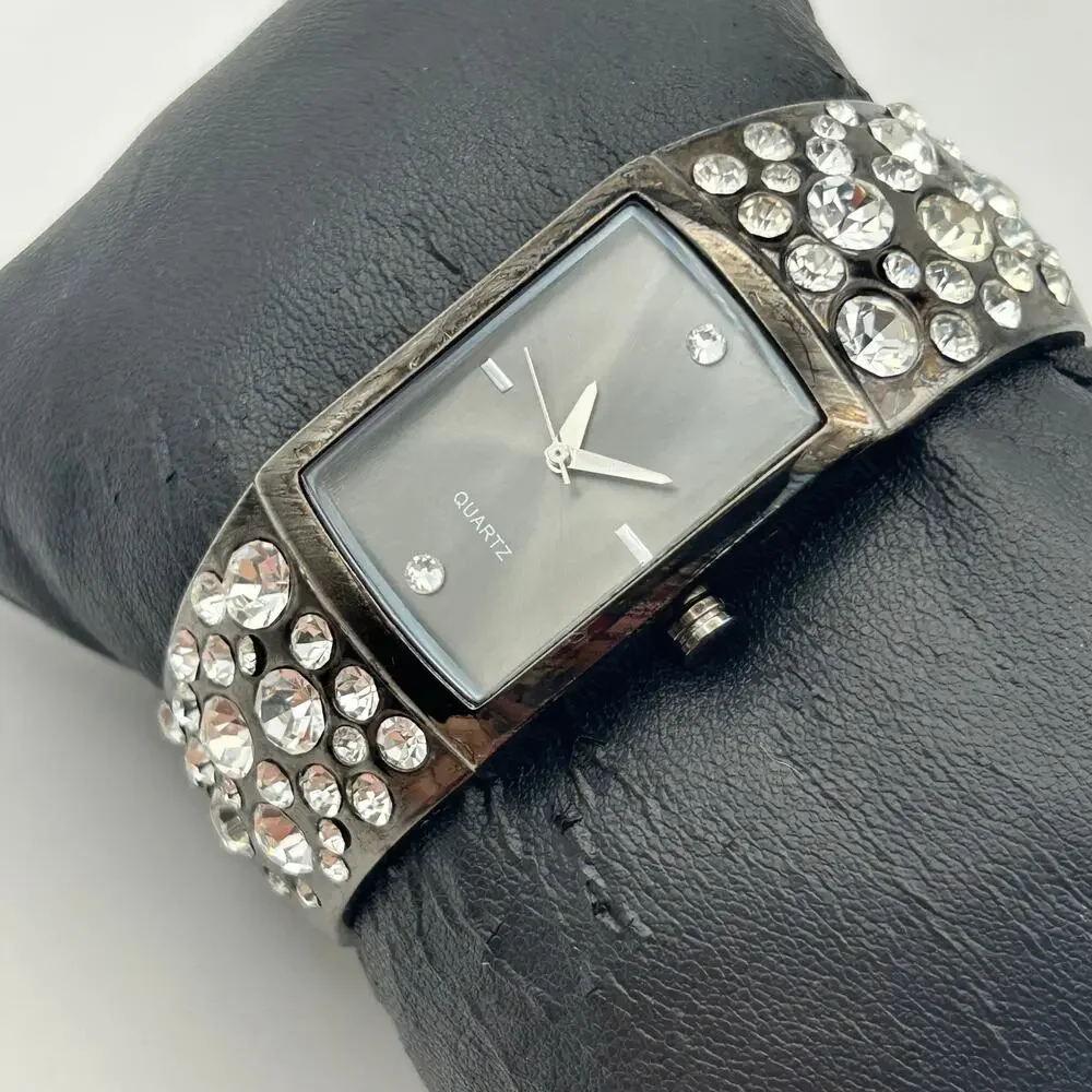 Chico's Ver Metallic Gray Rhinestones Studded Band Womens Cuff Watch New Battery